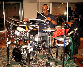 Omar Hakim (Photo)