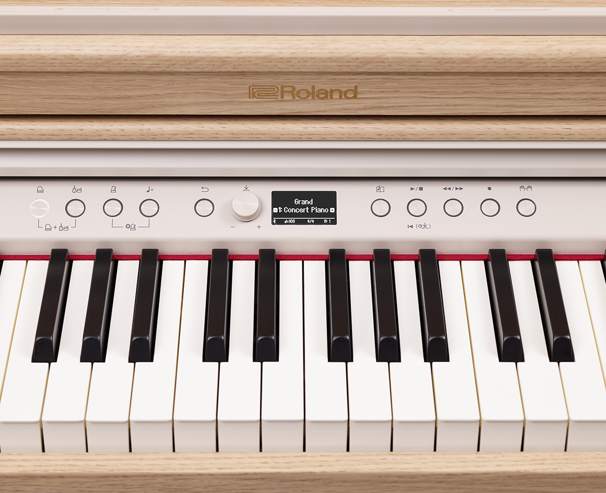 Roland - A Roland e a Skoove Oferecem Aulas de Piano, Online e