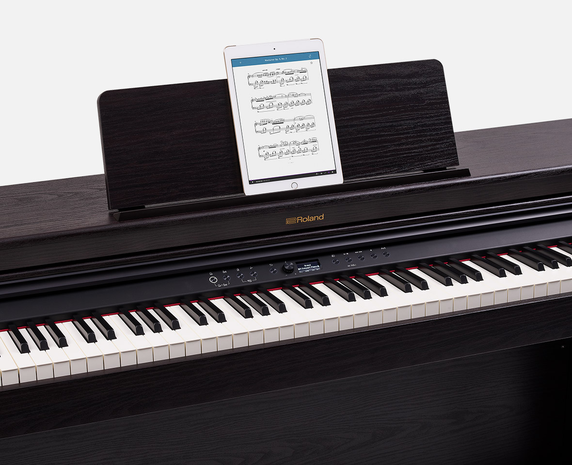 Roland - A Roland e a Skoove Oferecem Aulas de Piano, Online e